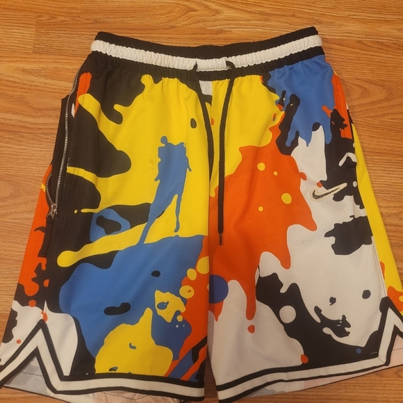 Men's Nike DRI-FIT DNA Paint Splatter Shorts Size Medium - Picture 1 of 6